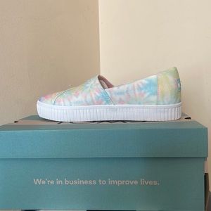 TOMS shoes. Never been worn.